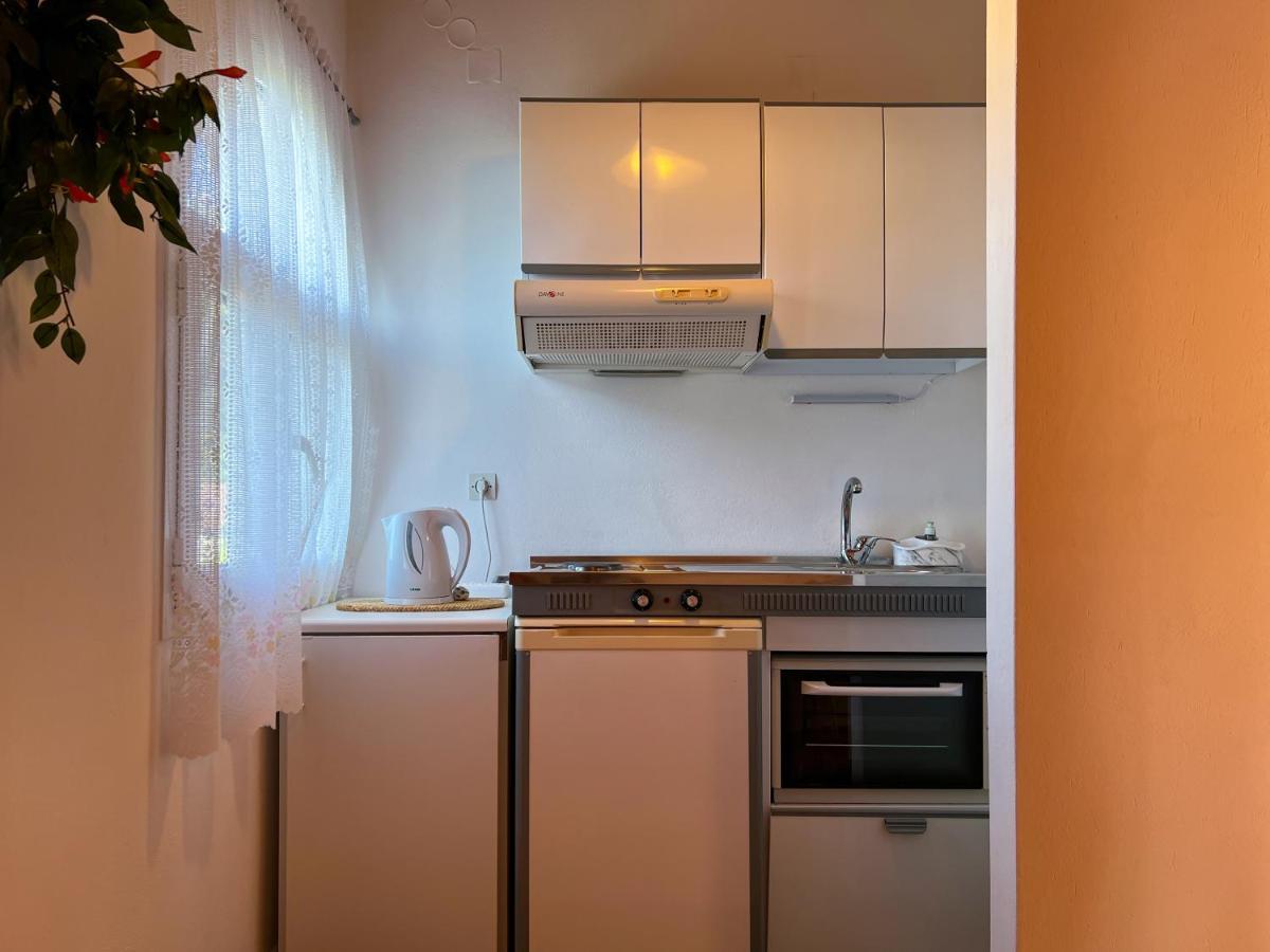 Anemone Apartment *
